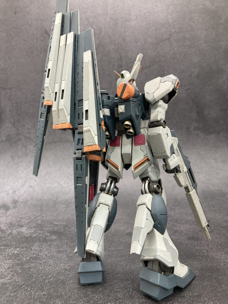 νガンダム 背面